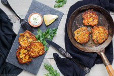 Chickpea patties with Möhren, and Feta