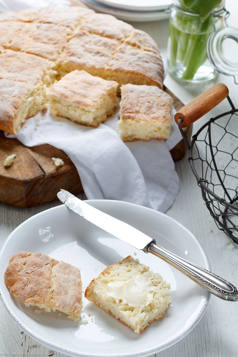 Einfache und schnelle Quarkbrötchen - www.emmikochteinfach.de