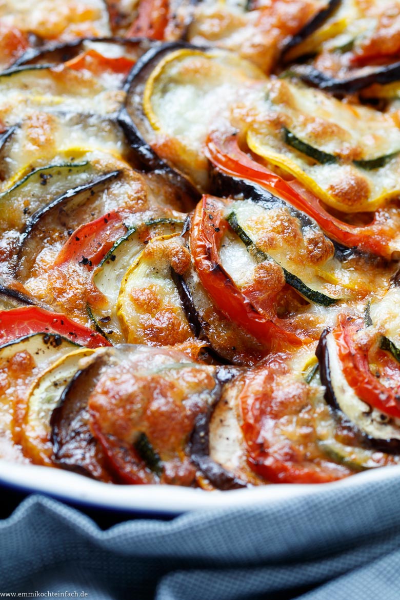 Ratatouille aus dem Ofen mit Mozzarella - www.emmikochteinfach.de